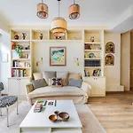 Boutique Parisienne 3 Bedroom Eiffel Tower