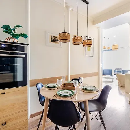 Appartamento Boutique Parisienne 3 Bedroom Eiffel Tower