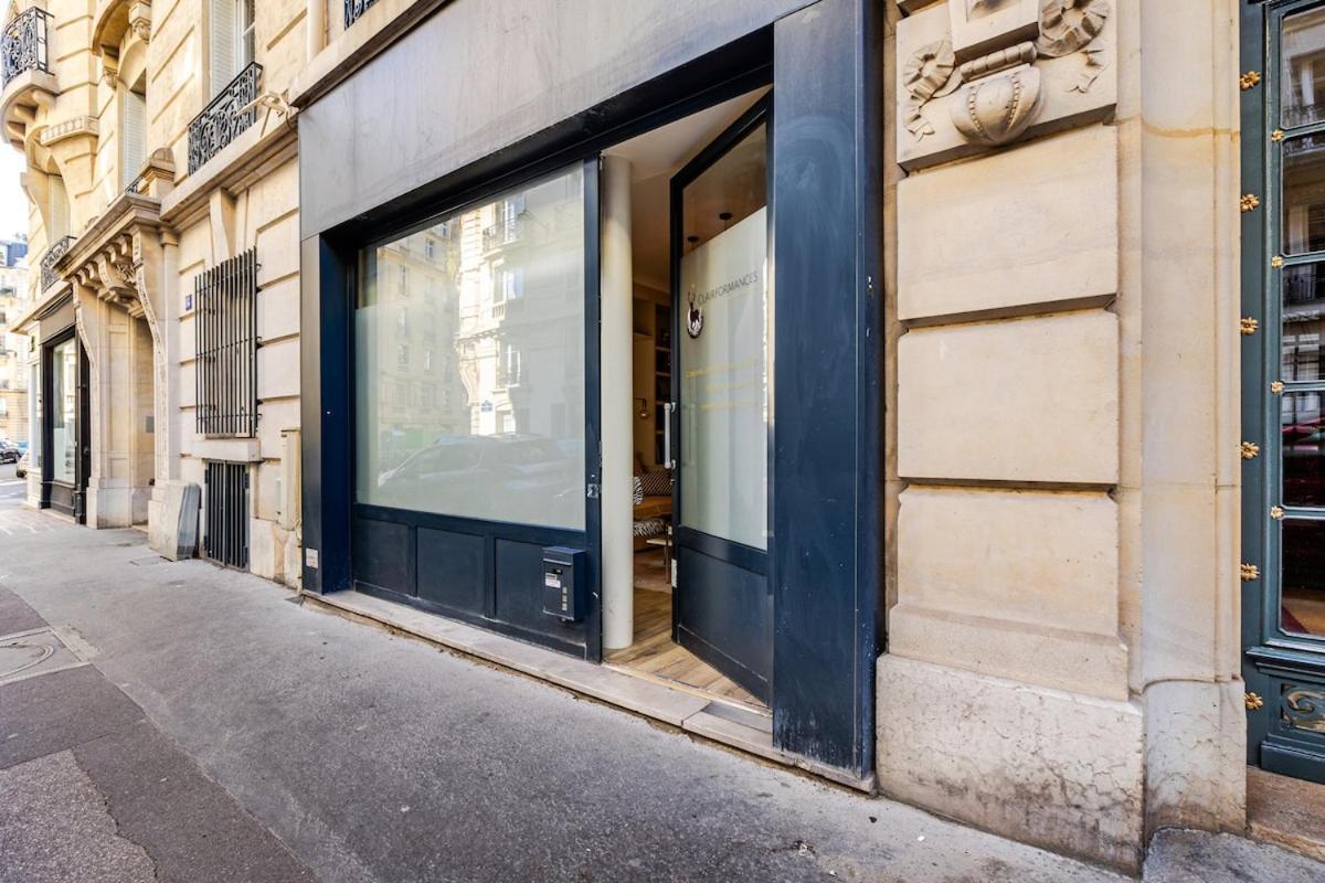 Boutique Parisienne 3 Bedroom Eiffel Tower Apartment