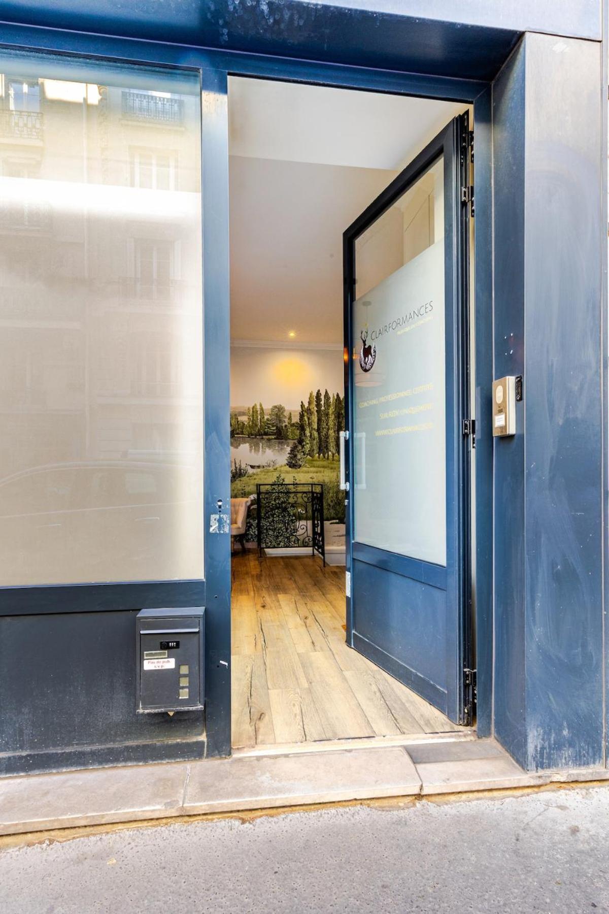 Boutique Parisienne 3 Bedroom Eiffel Tower Apartment *