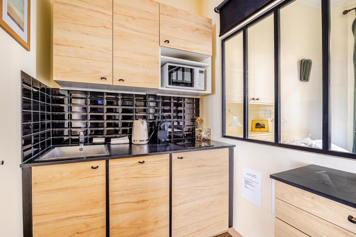 Boutique Parisienne 3 Bedroom Eiffel Tower Apartment